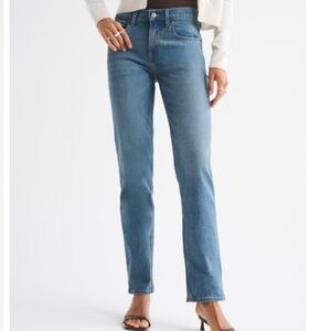 Abercrombie & Fitch Women's Mid Rise 90s Straight Jean, size 30x30  MEDIUM WASH